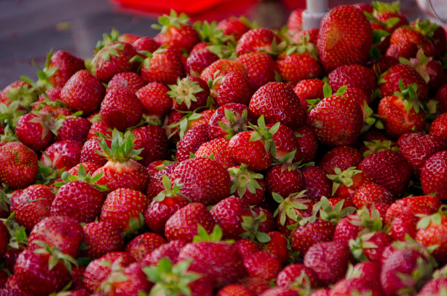 Kauppatori Helsinki - Mansikoita