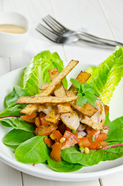 Chichen and corn strips salad