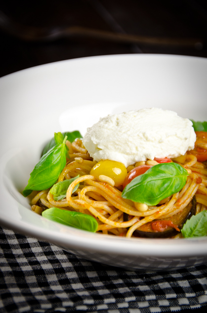 Spaghetti with eggplants, ricotta and cherry tomatoes