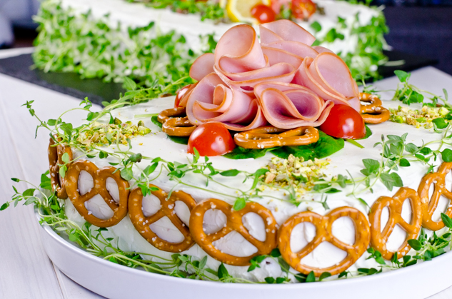 Kinkkuvoileipäkakku